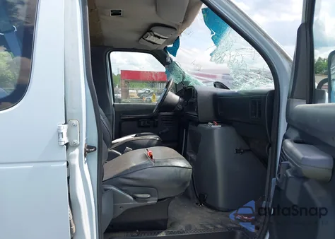 1992 Ford Econoline E350 Super Duty z USA, uszkodzony, nr VIN 1FBJS31H6NHA52086